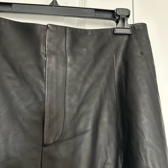 Vince Black Leather Pleat Tapered Pants - Picture 7 of 12